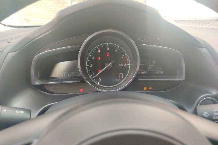 Used Mazda 3 Axela 2017 Sedan 2.0L Automatic Flagship Model China V Standard Instrument Cluster