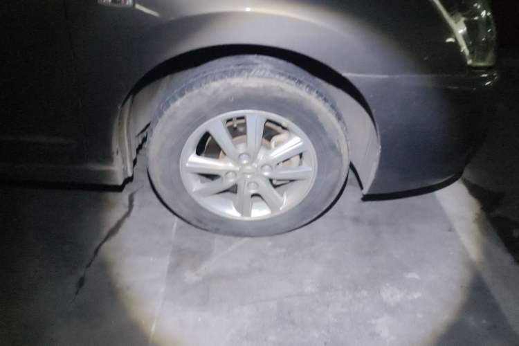 Used Nissan Sylphy 2012 1.6XE Manual Comfort Edition Right Front Wheel Hub