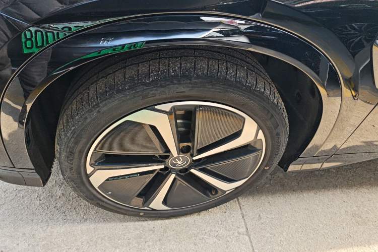 Used BYD Song L EV 2025 Intelligent Driving Version 662 km LiDAR Excellence Edition Left Front Wheel Hub