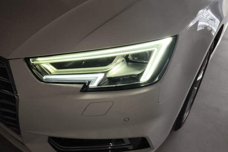 Used Audi A4L 2019 40 TFSI Ambition China VI
