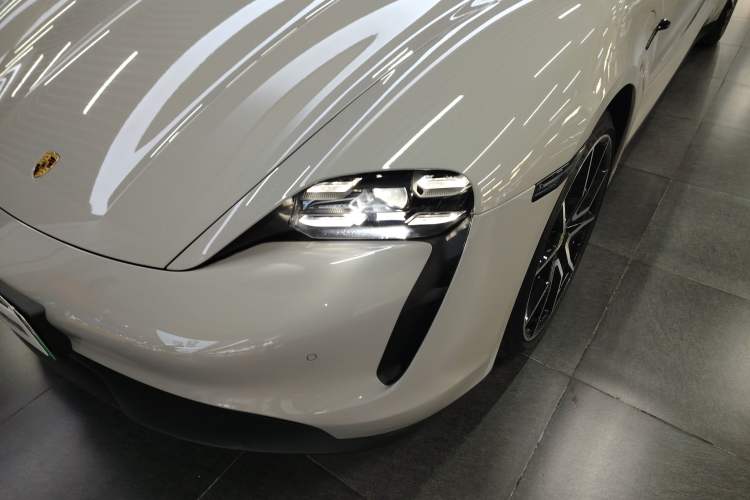 Used Porsche Taycan 2022-Year Updated Taycan
