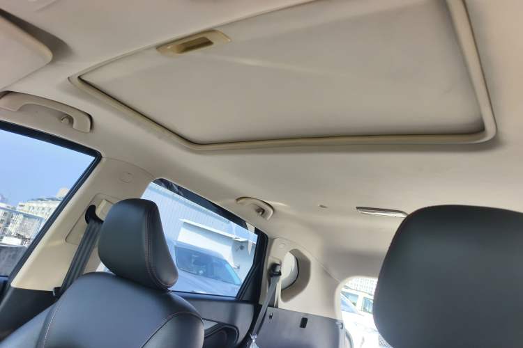 Used Baojun 560 2015 1.8L manual luxury version
