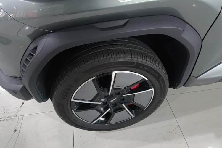 Used Formula Leopard Titanium 3 2025 501KM All-Wheel Drive Intelligent Driving Ultra Version
