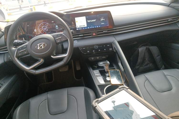 Used Hyundai Elantra 2021 1.5L CVT LUX Prestige Edition