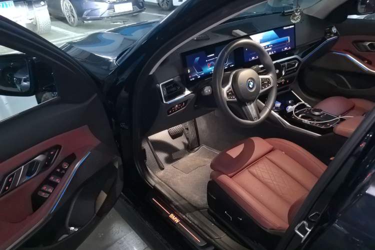 Used BMW i3 2024 eDrive 35 L
