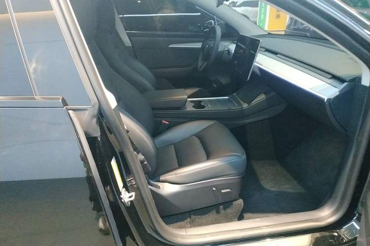 Used Tesla Model Y 2024 Long-Range All-Wheel-Drive Version