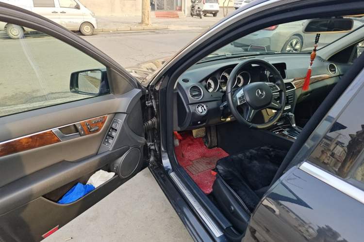 Used Mercedes-Benz C-Class 2011 C 200 CGI Elegant Model