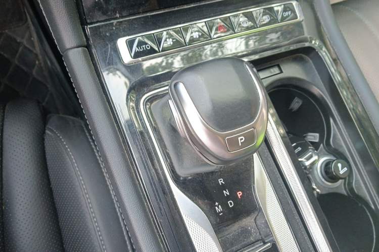 Used Hongqi H5 2024 2.0T Automatic Smart Connect Flagship Edition