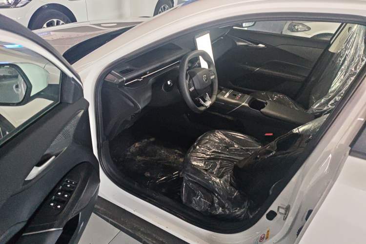 Used Changan Eado PHEV 2025 Smart New Blue Whale 145KM High-Energy Edition
