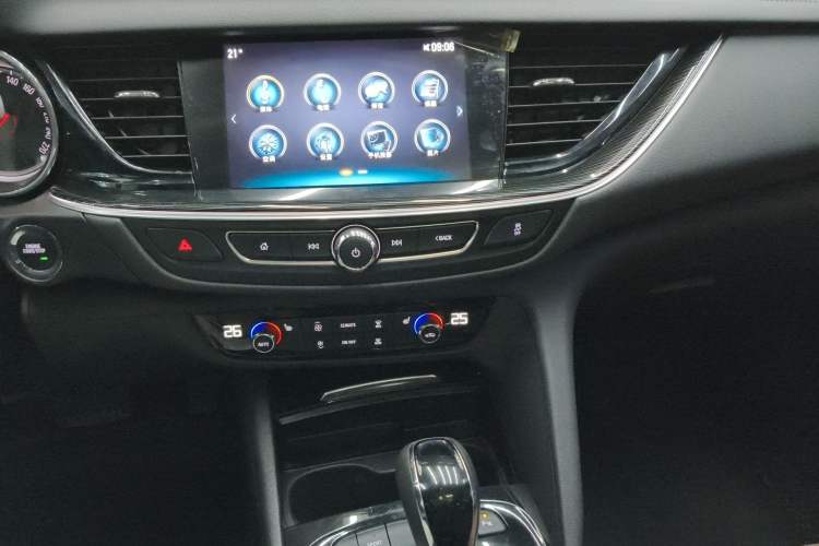 Used Buick Regal 2019 20T Elite Version China VI Standard Audio And AC Panel