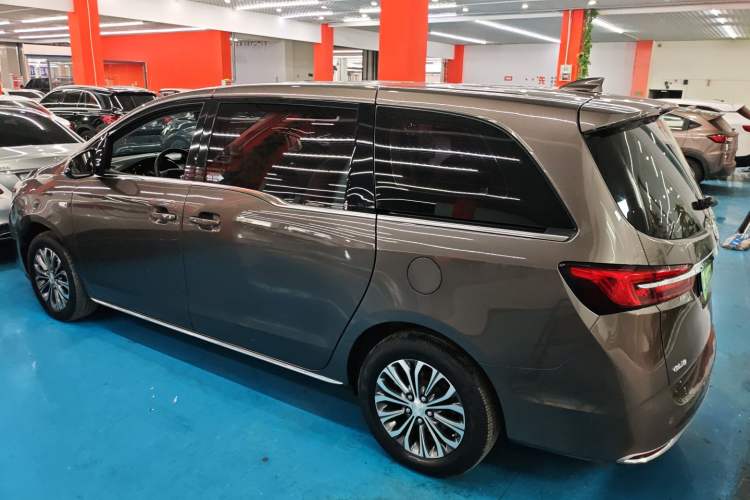 Used Buick GL8 2023 Land Executive Class Smart Enjoyment Model