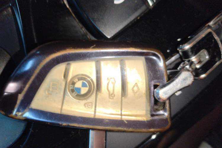 Used BMW 5 Series 2018 Revised Version 530Li Leading Edition Luxury Package Vehicle Key