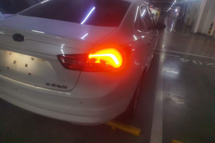 Used Ford Escort 2015 1.5L Automatic Comfort Edition Right Rear Taillight