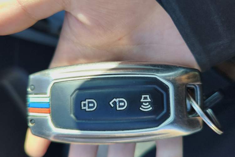 Used JMC Yuhu 7 2023 2.0T Automatic Diesel 4x4 Comfort Version Standard Wheelbase
