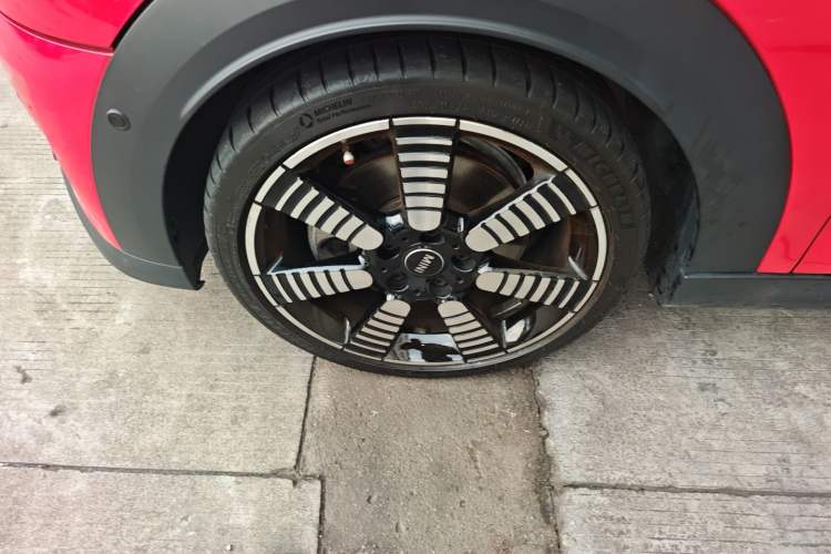 Used MINI 2022 Updated 2.0T COOPER S Classic Edition Five-Door Version Exterior 4