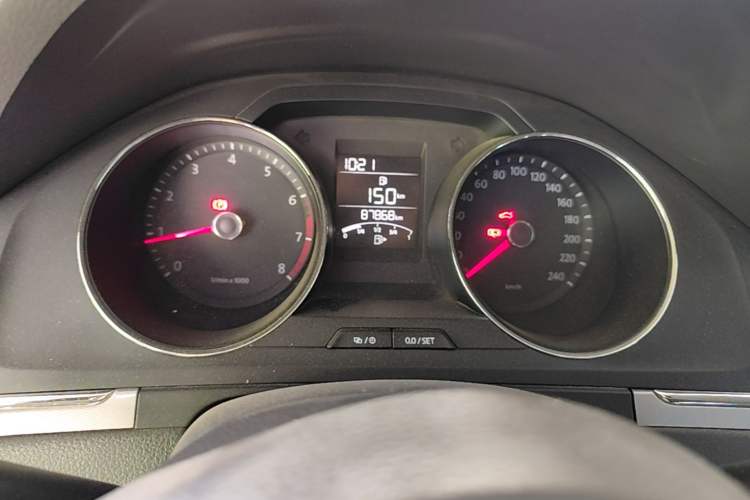 Used Volkswagen Bora 2013 1.6L Manual Fashion Edition