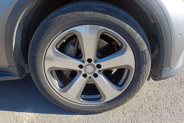 Used Mercedes-Benz GLC 2016 GLC 260 4MATIC Luxury Model
