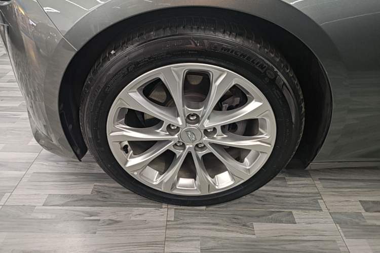 Used Cadillac CT5 2022 28T Luxury Version (Standard Edition) Left Front Wheel Hub