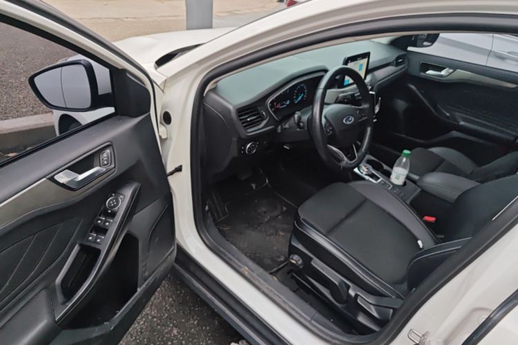 Used Ford Focus 2019 Sedan EcoBoost 180 Automatic Trend Edition Driver Seat