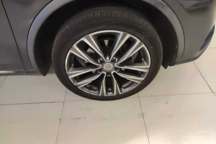 Used BYD Tang 2019 2.0T Automatic SmartConnect Luxury Version 5 Seats China VI Standard
