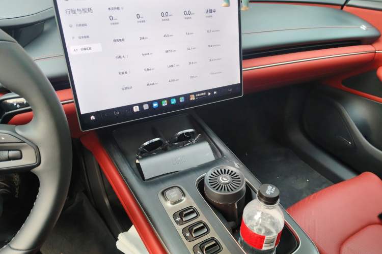 Used Xiaomi Auto SU7 2024 Four-Wheel Drive Ultra-Long Range Advanced Intelligent Driving Max Edition