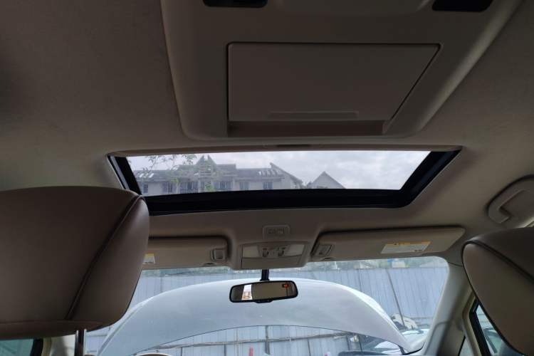 Used Nissan Quest 2015 3.5L SL
