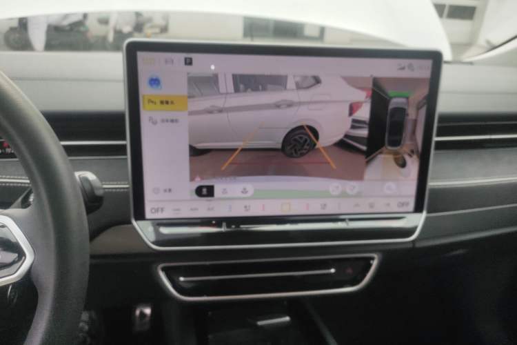 Used Volkswagen ID.7 VIZZION 2024 PRO Model Audio And AC Panel