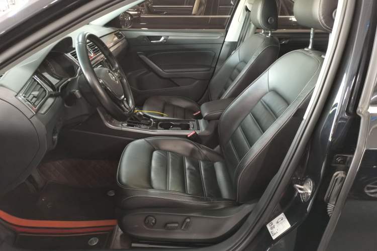 Used Volkswagen Passat 2017 330TSI DSG Luxury Edition
