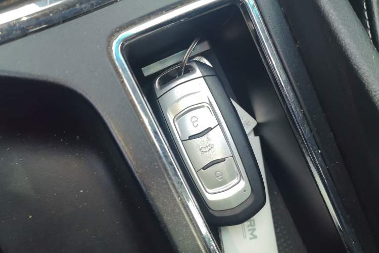 Used Geely Auto Emgrand 2015 Sedan 1.5L Manual - Top Trim Level