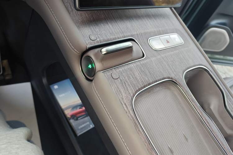 Used Nio ES7 2022 100 kWh Gear Lever