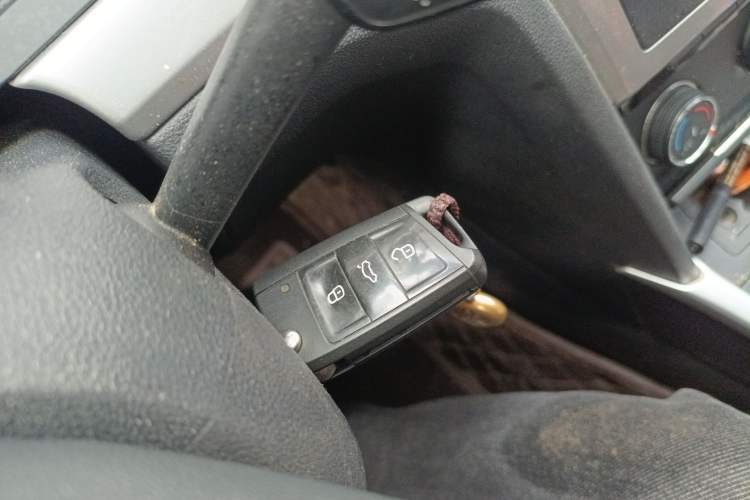 Used Volkswagen Lamando 2015 230TSI Manual Trend Edition Vehicle Key