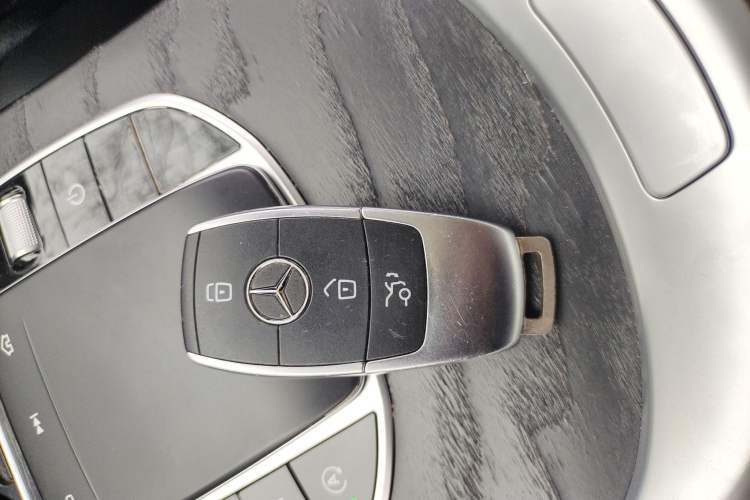 Used Mercedes-Benz C-Class 2019 C 260 L Sport Edition Vehicle Key