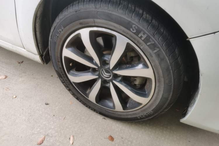 Used Citroen C4 Sega 2018 1.6L Automatic Luxury Model Right Front Wheel Hub