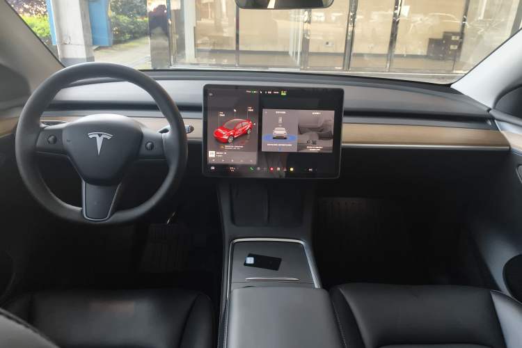 Used Tesla Model Y 2022 Rear-Wheel-Drive Version
