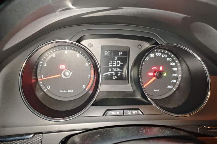 Used Volkswagen Bora 2013 1.6L Automatic Fashion Model Instrument Cluster