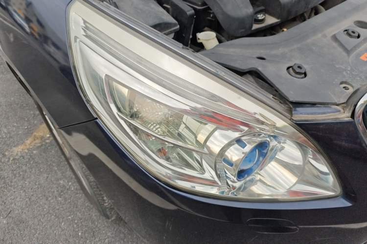 Used Buick GL8 2011 3.0L GT Luxury Business Haoya Edition Right Front Headlight