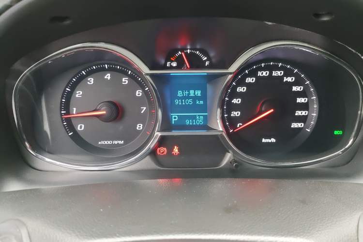 Used Chevrolet Captiva 2017 2.4L Two-Wheel Drive Luxury Edition 7 Seats Odometer Close Up