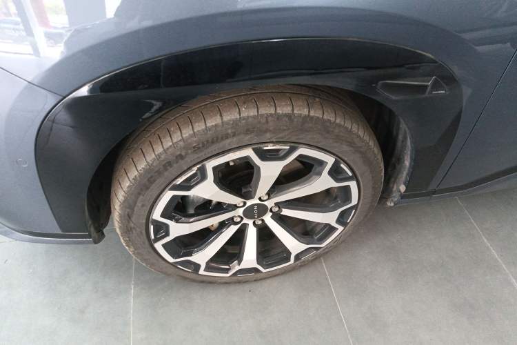 Used AION V 2024 Aion Tyrannosaurus 650 LiDAR Edition