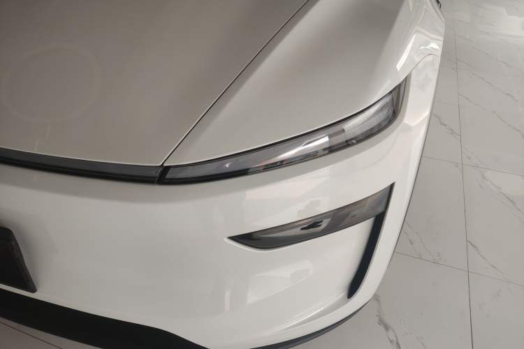 Used Tesla Model Y 2026 Rear-Drive Model Left Front Headlight