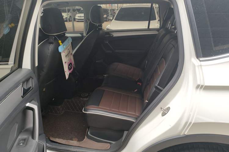 Used Volkswagen Tiguan L 2019 330TSI Automatic Two-Wheel Drive Smart Luxury Version China V Emission Standard
