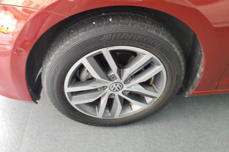 Used Volkswagen Golf 2017 230TSI Automatic Luxury Million-Vehicle Commemorative Edition Exterior 4