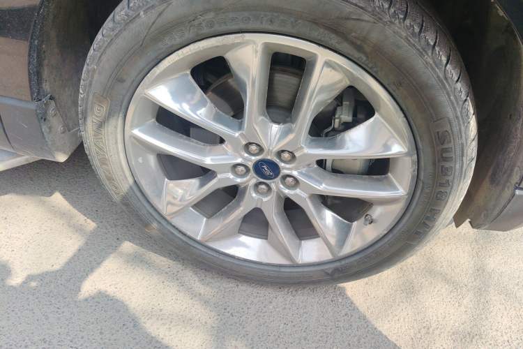 Used Ford Edge 2015 2.0T GTDi Four-Wheel Drive Prestige Model
