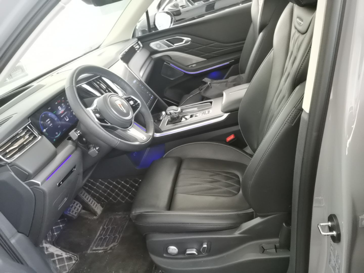 Hongqi HS7 PHEV 2024 2.0T PHEV Four-Wheel-Drive Flagship Edition 6 Seats — снимка 17