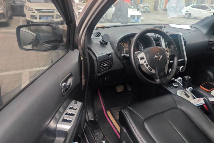 Used Nissan X-Trail 2012 2.5L CVT Luxury Edition 4WD Driver Seat