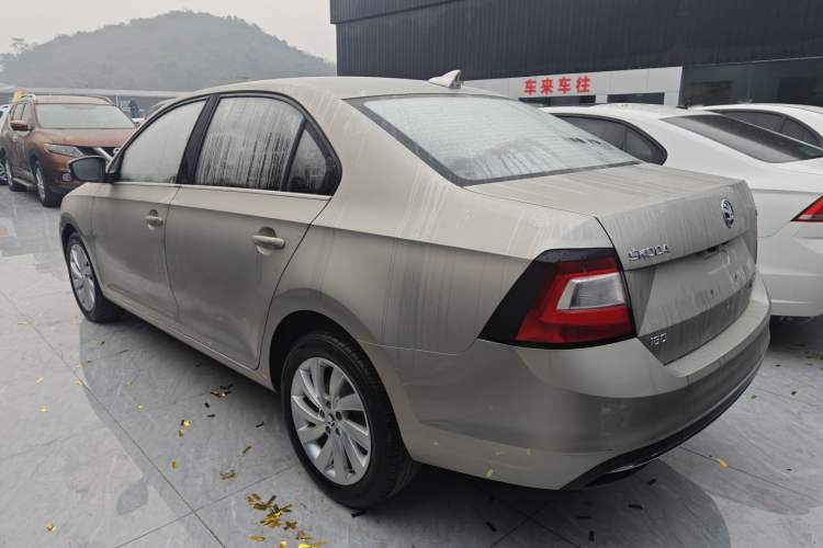 Used Skoda Rapid 2018 1.6L Manual Comfort Edition
