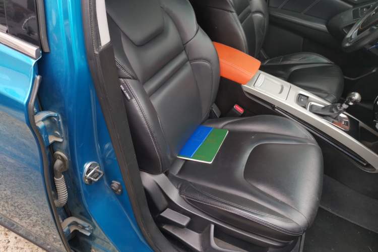 Used Luxgen U6 SUV 2017 1.8T Fashion-Upgraded Model Right Front Seat