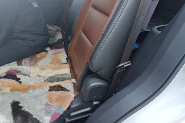 Used Ford Explorer 2013 3.5L Deluxe Model
