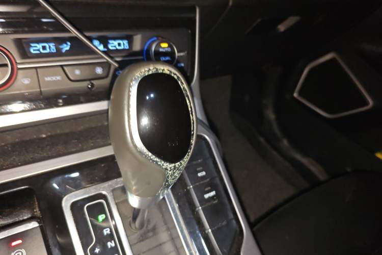 Used Geely Auto Emgrand GL 2019 1.4T CVT Elite Smart Edition Gear Lever
