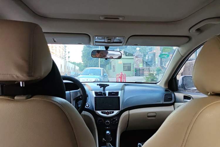 Used Hyundai Verna (older generation) 2014 1.4L Automatic Leading-Edge GLX
