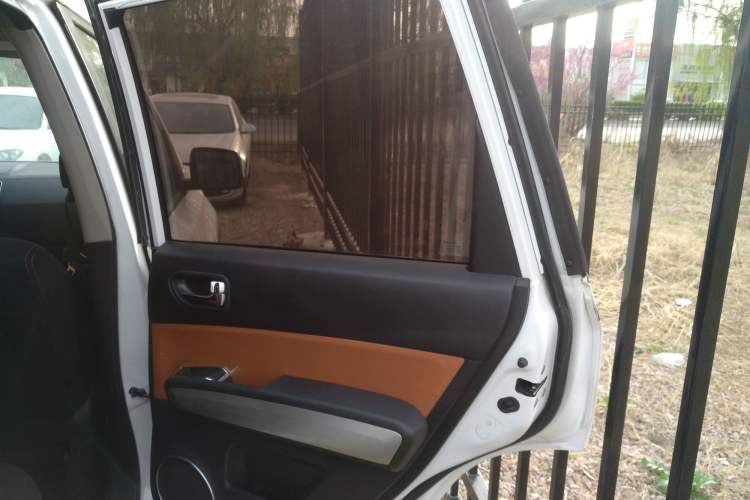 Used Dongfeng Fengdu MX6 2016 2.0L CVT Two-Wheel Drive All-Around Version
